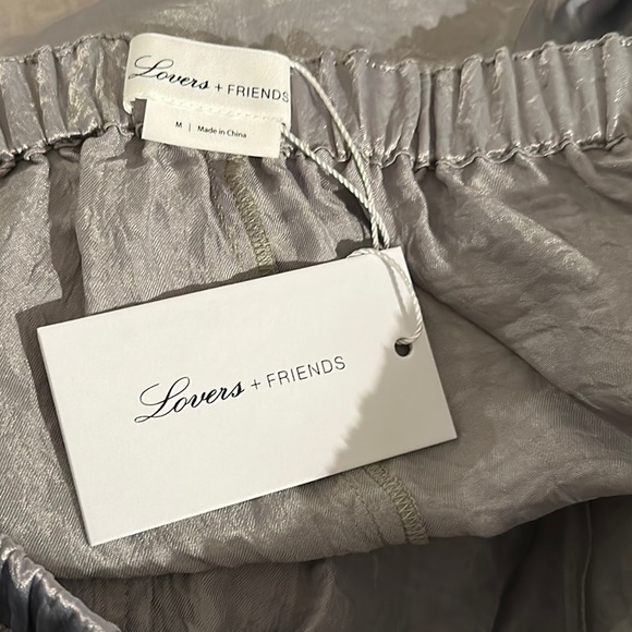 NWT Lovers + FRIENDS Silky Crinkle Shorts - Picture 4 of 7